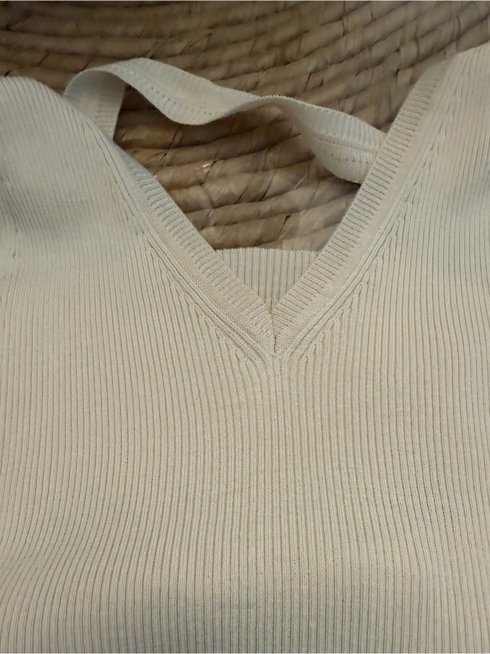 NILI LOTAN IVEY SILK HALTER, XSMALL Cream Ribbed Halter V-Neck Tank Top - Picture 7 of 11